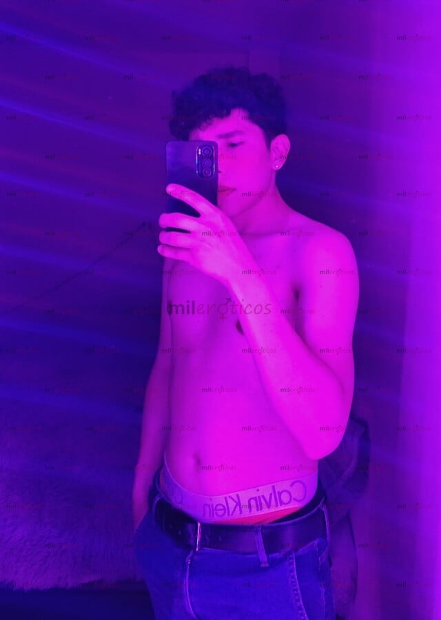 FOTOS DE UN DELICIOSO MASAJE RELAJANTE O ERÓTICO CUERPO A CUERPO TOTALMENTE DESNUDO