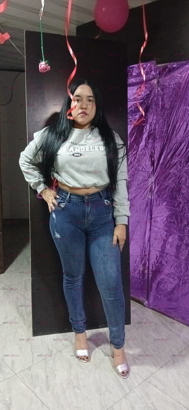 FOTOS DE VALERIA MUÑEKA XL CON HERMOSAS CURBAS, SENOS GRANDES DIVERTIDA