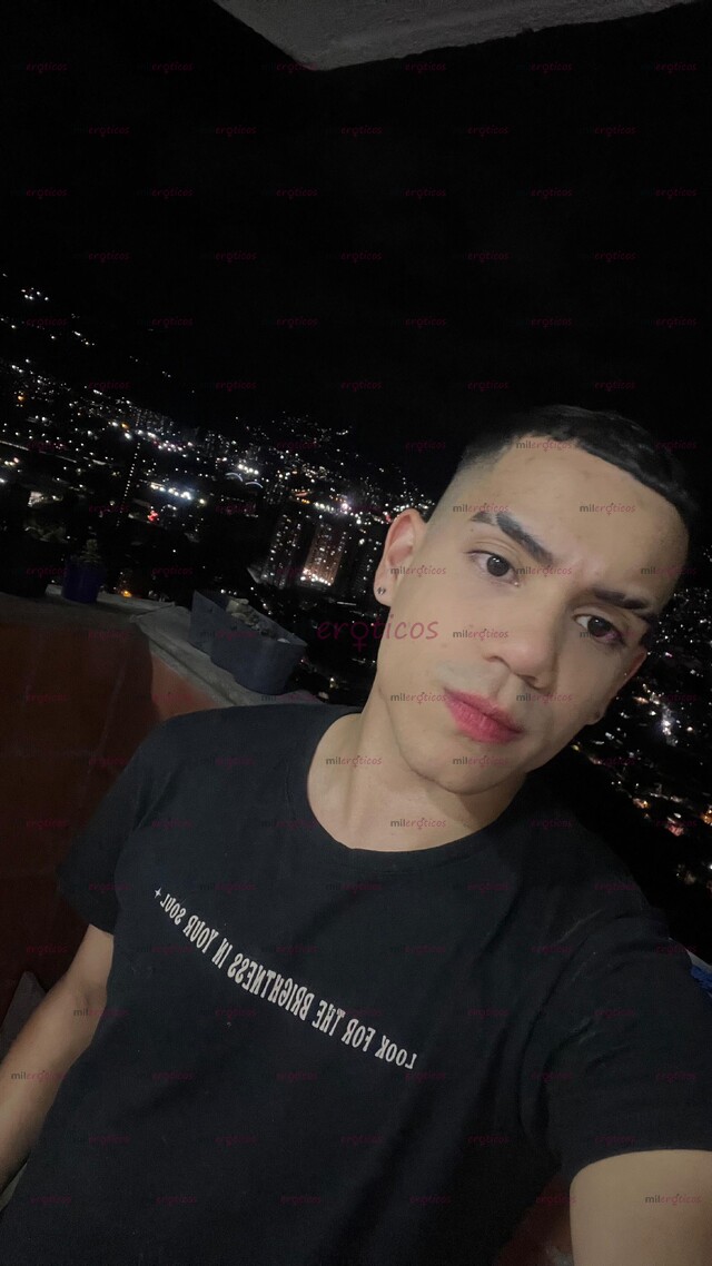 FOTOS DE JOVEN GAY VERSÁTIL, DISCRETO Y BIEN DOTADO