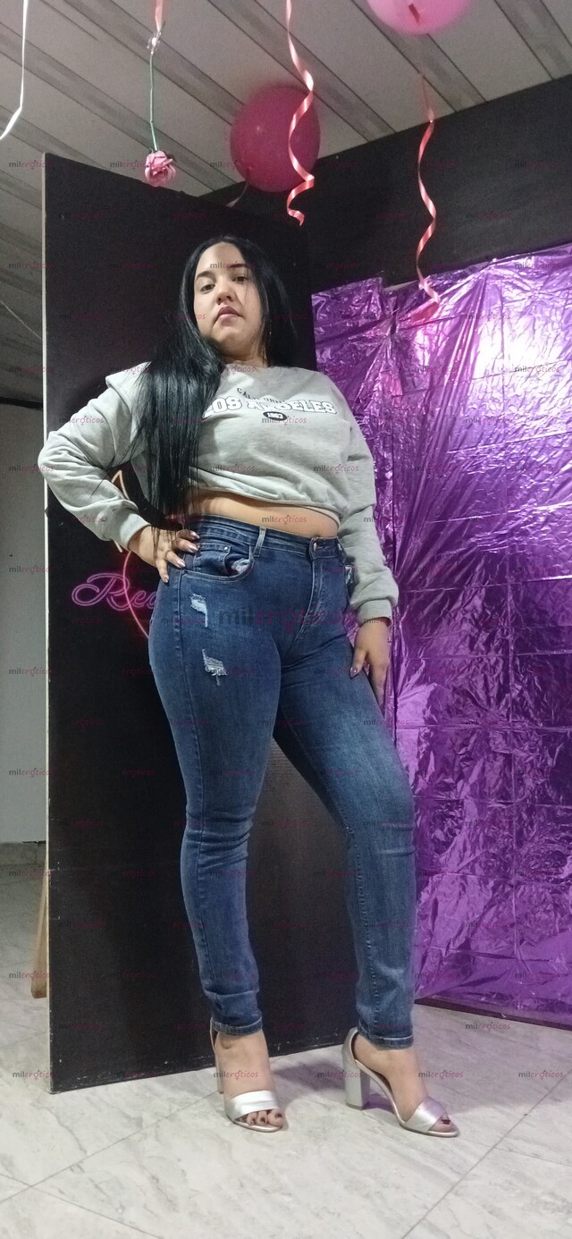 FOTOS DE VALERIA MUÑEKA XL CON HERMOSAS CURBAS, SENOS GRANDES DIVERTIDA