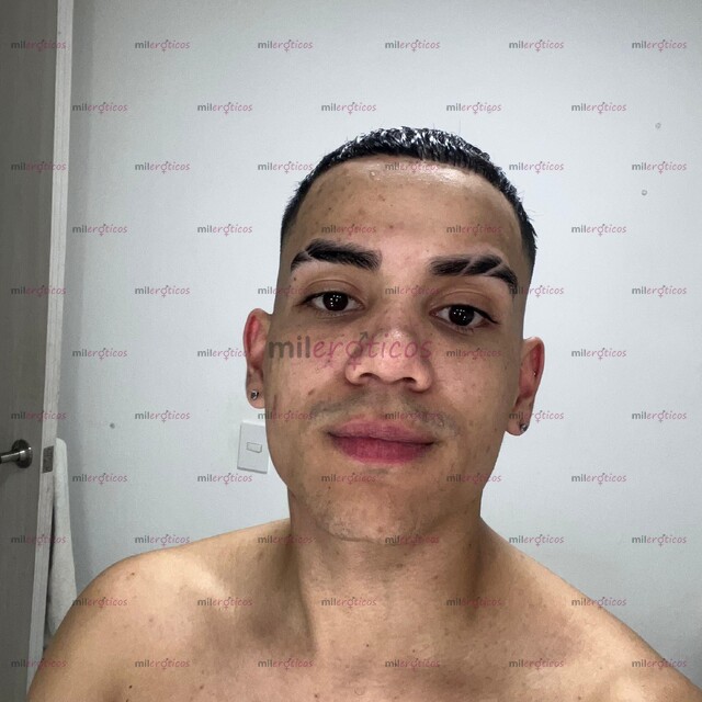 FOTOS DE JOVEN GAY VERSÁTIL, DISCRETO Y BIEN DOTADO