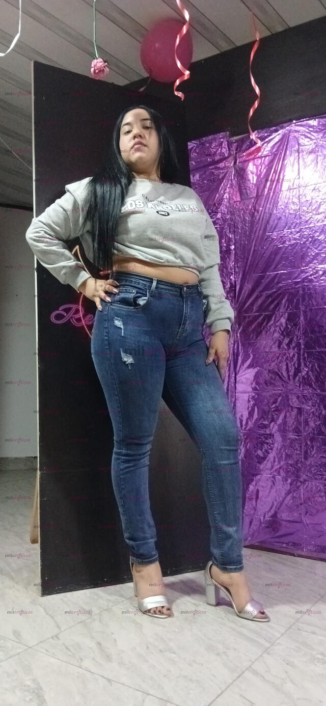 FOTOS DE VALERIA MUÑEKA XL CON HERMOSAS CURBAS, SENOS GRANDES DIVERTIDA