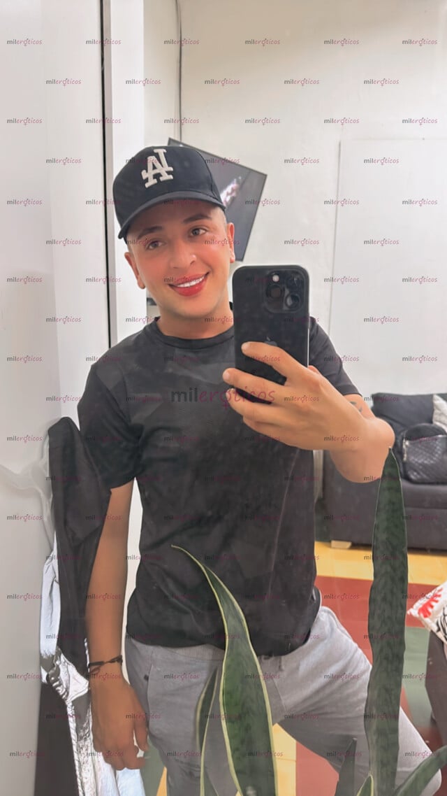 FOTOS DE CHICO GAY DISPUESTO A COMPLACER TUS FANTASÍAS SEXUALES