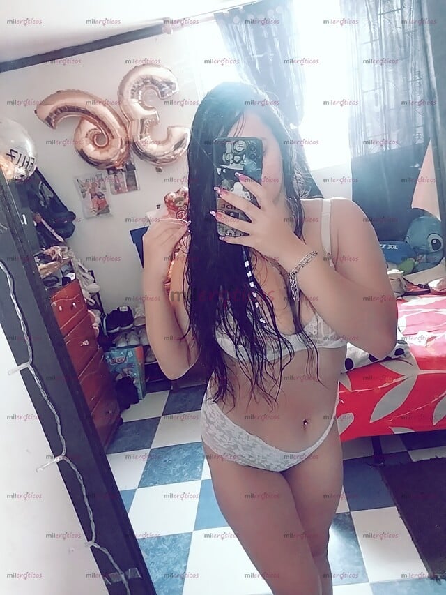 FOTOS DE SOY DAKOTA PELINEGRA PAISA CUERPO REOLOJ DE ARENA TIERNA CABELLO LARGOR