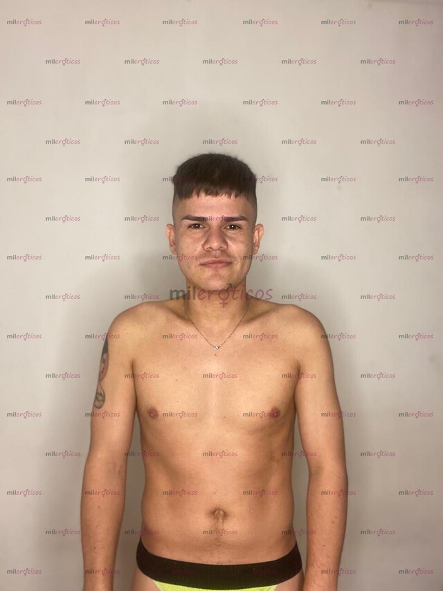 FOTOS DE MACHO TATUADO VERSÁTIL PELUDO DISPONIBLE LAS 24 HORAS