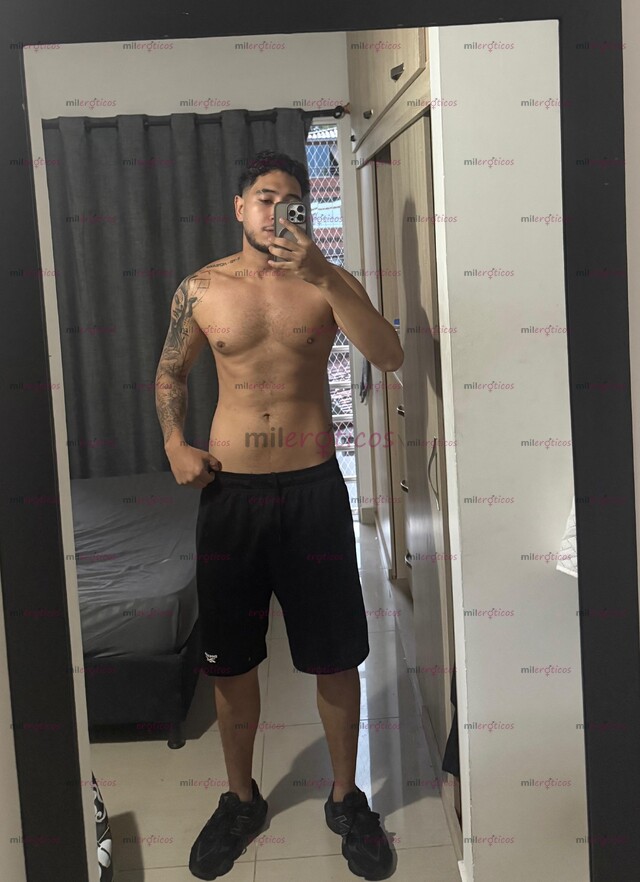 FOTOS DE MACHO COLOMBIANO COMPLACIENTE SERIO Y MUY CALIENTE