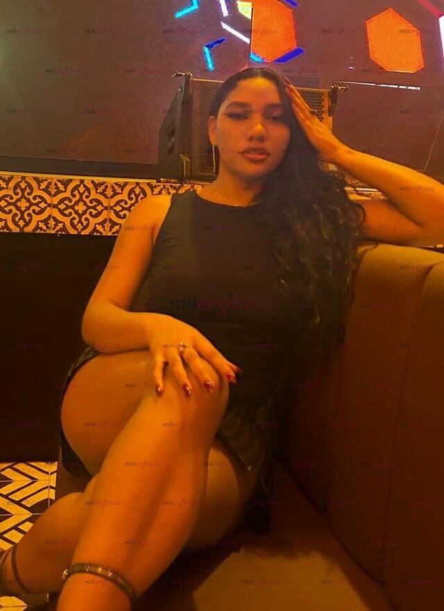 FOTOS DE NUEVA! VIOLETA UNA HERMOSA MODELO COLOMBIANA EN TOP
