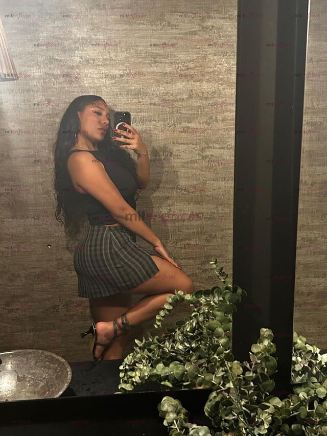 FOTOS DE NUEVA! VIOLETA UNA HERMOSA MODELO COLOMBIANA EN TOP