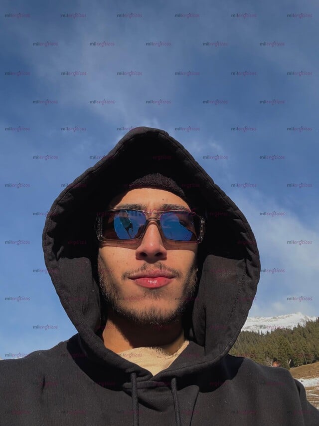 FOTOS DE COLOMBIANO, CON BUEN CULO Y BUENA VERGA VARONIL DISPONIBLE