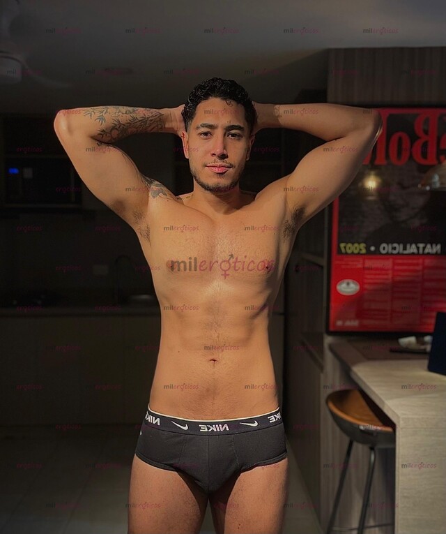 FOTOS DE COLOMBIANO, CON BUEN CULO Y BUENA VERGA VARONIL DISPONIBLE