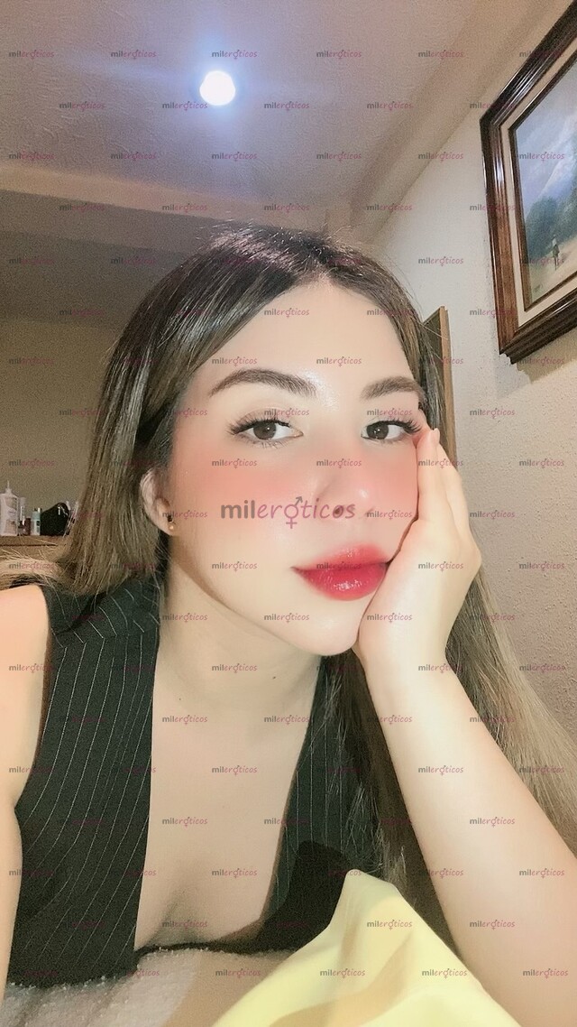 FOTOS DE SOY MÍA UNA MUÑEQUITA DE PIEL BLANCA BILINGÜE ELEGANTE Y DISCRETA