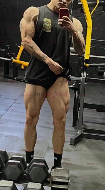 FOTOS DE JOVEN ATLÉTICO, CARISMÁTICO, COMPLACIENTE Y BIEN DOTADO