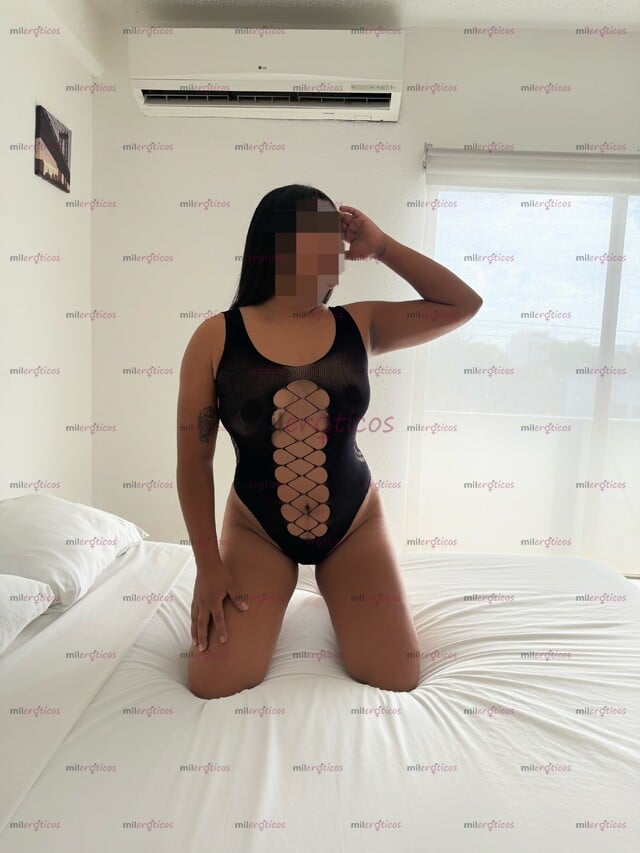 FOTOS DE TENGO UN RICO TOTITO PARA TI HERMOSA MORENITA DE 20 AÑITOS COMPLACIENTE