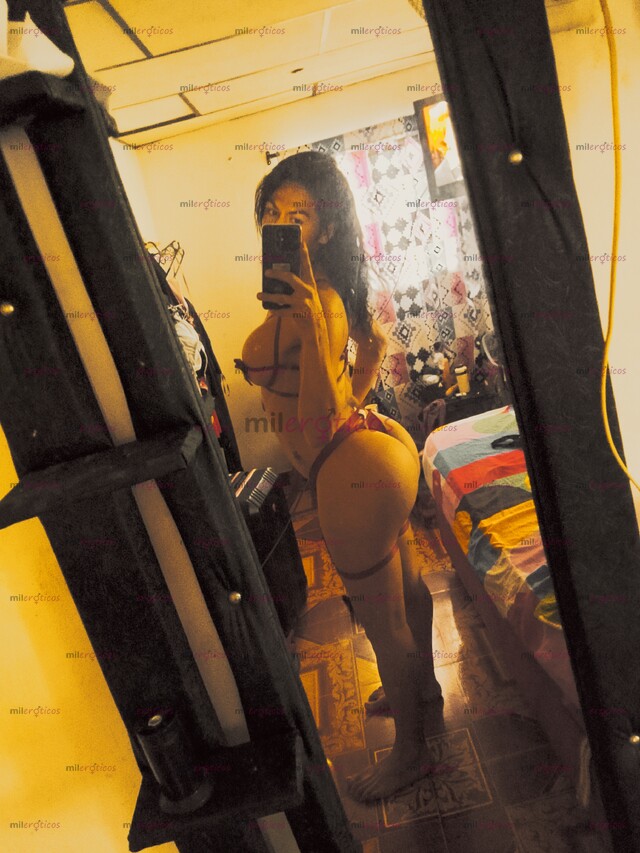 FOTOS DE CHICA TRANS VERSÁTIL CON SENOS GRANDES Y COLA GRANDE ARDIENTE COMPLACIENTE