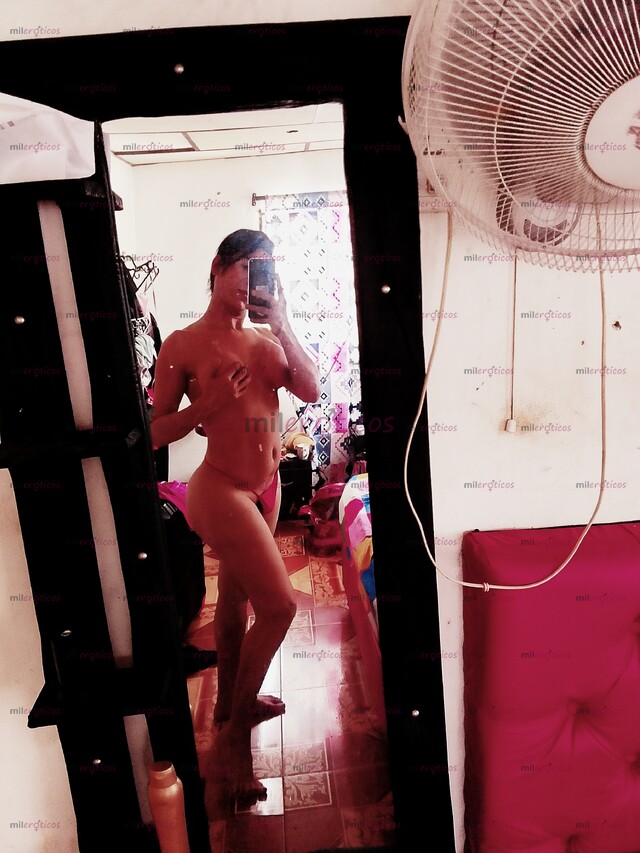 FOTOS DE CHICA TRANS VERSÁTIL CON SENOS GRANDES Y COLA GRANDE ARDIENTE COMPLACIENTE