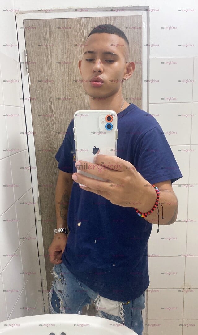 FOTOS DE MOROCHO CACORRO ?DOY VERGA DURA Y SIM COMPASION 22CM LECHERO