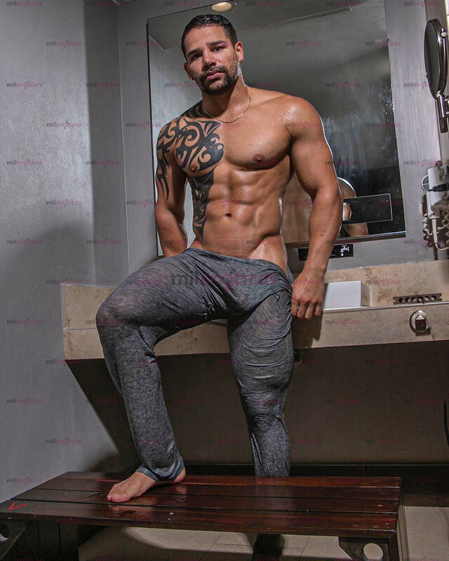 FOTOS DE HOMBRE VERGON XL 21CM DISCRETO, SERIO, TATUADO, MUSCULOSO, CARISMÁTICO Y GUAPO.