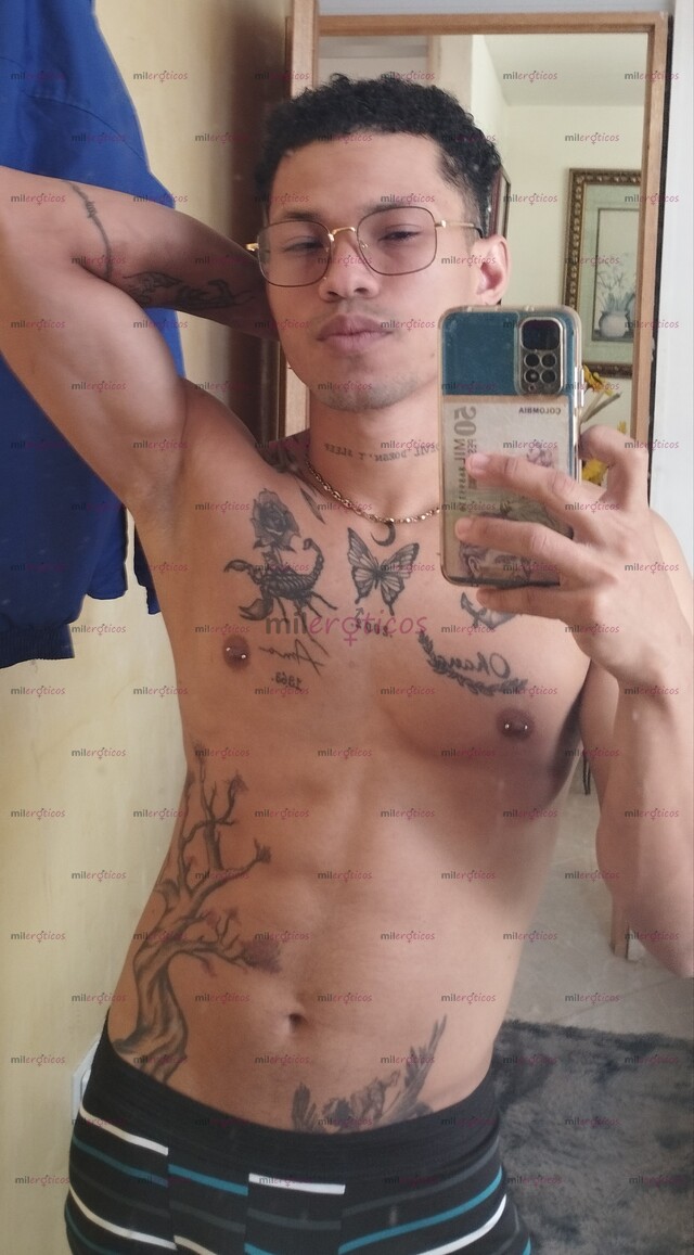 FOTOS DE LINDO JOVEN VERSÁTIL VERGÓN MUY CALIENTE Y COMPLACIENTE