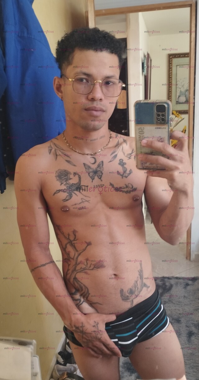FOTOS DE LINDO JOVEN VERSÁTIL VERGÓN MUY CALIENTE Y COMPLACIENTE