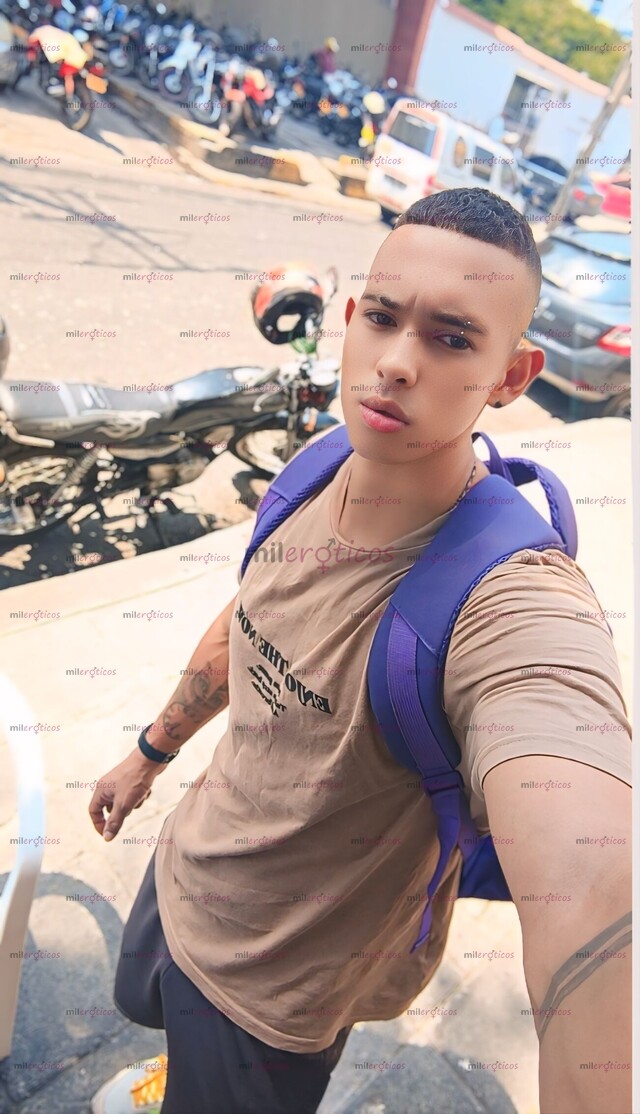 FOTOS DE NEA IMDOMABLE HETERO CABRON DOMANDO CULOS GOLOSOS 100%DOMINATE