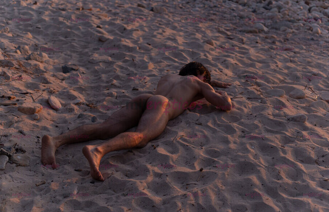 FOTOS DE MASSAGGIO TANTRICO ORGASMICO ESCLUSIVO, COMPLETA LA CONCENTRAZIONE MUSCOLARE. SO