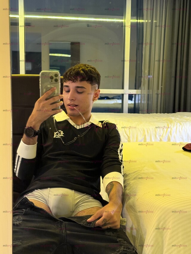 FOTOS DE ROMPO CULOS CON MI ENORME CURVA Y CABEZONA VERGA 20CM