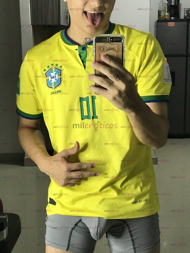 FOTOS DE JOVEN BISEXUAL SERIO VERGON, LECHERO, ARRECHO Y DESPUESTO A COMPLACERTE