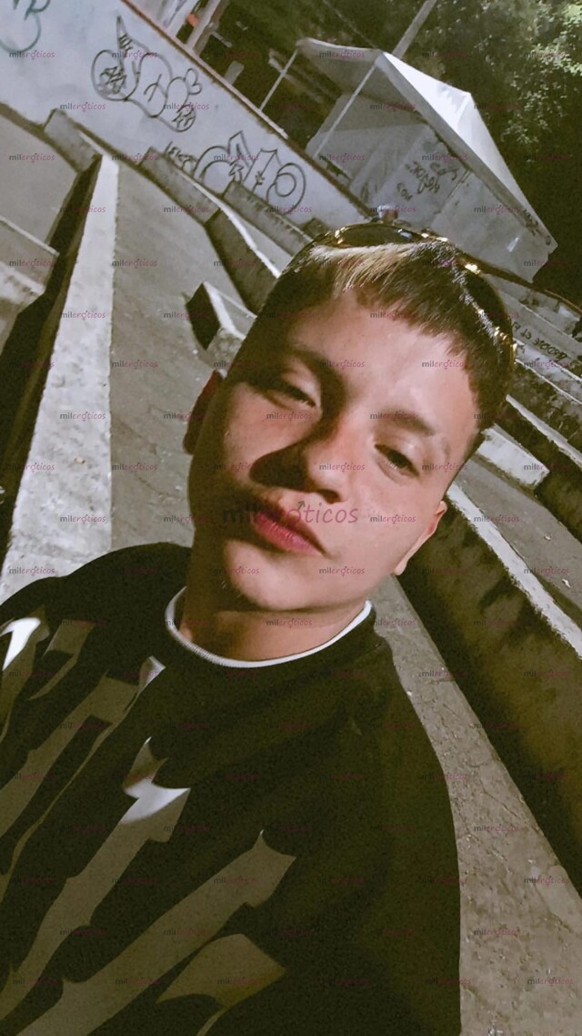 FOTOS DE HOLA SOY JHON MI ROL ES VERSATIL, ESTOY AQUI PARA OFRECERTE UN EXELENTE SERVIO