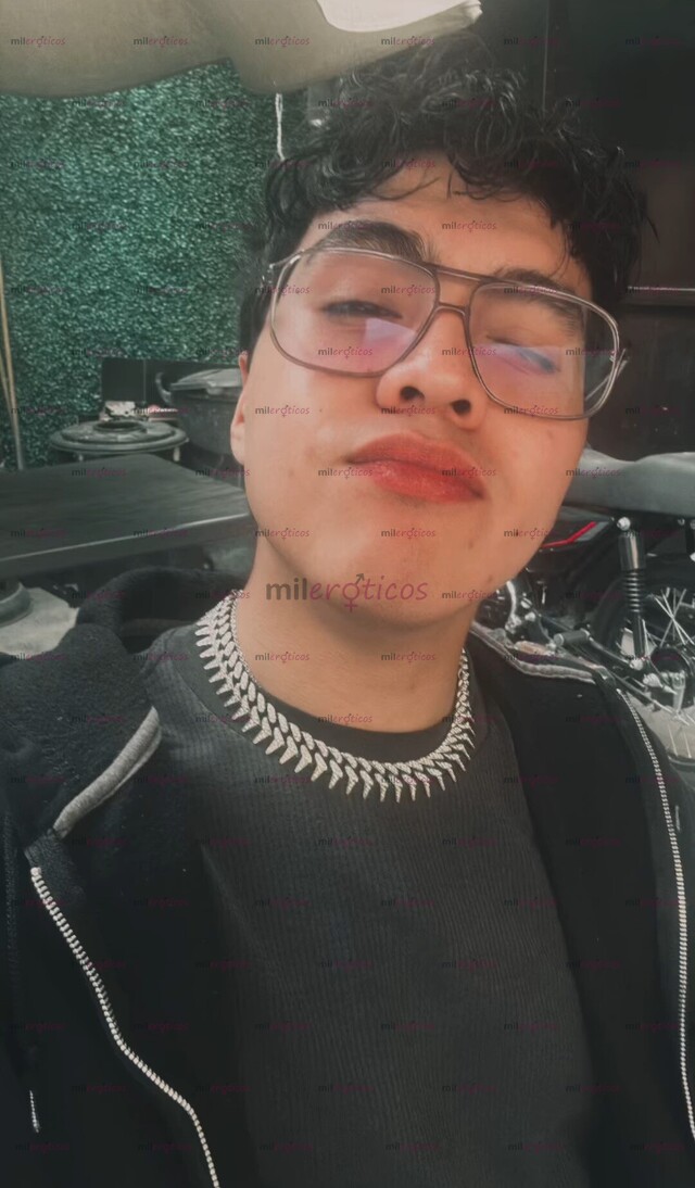 FOTOS DE MARCO 19, DISPUESTO A TODO Y LO QUE PIDAN. MUCHAS GANAS DE APRENDER Y CONOCER