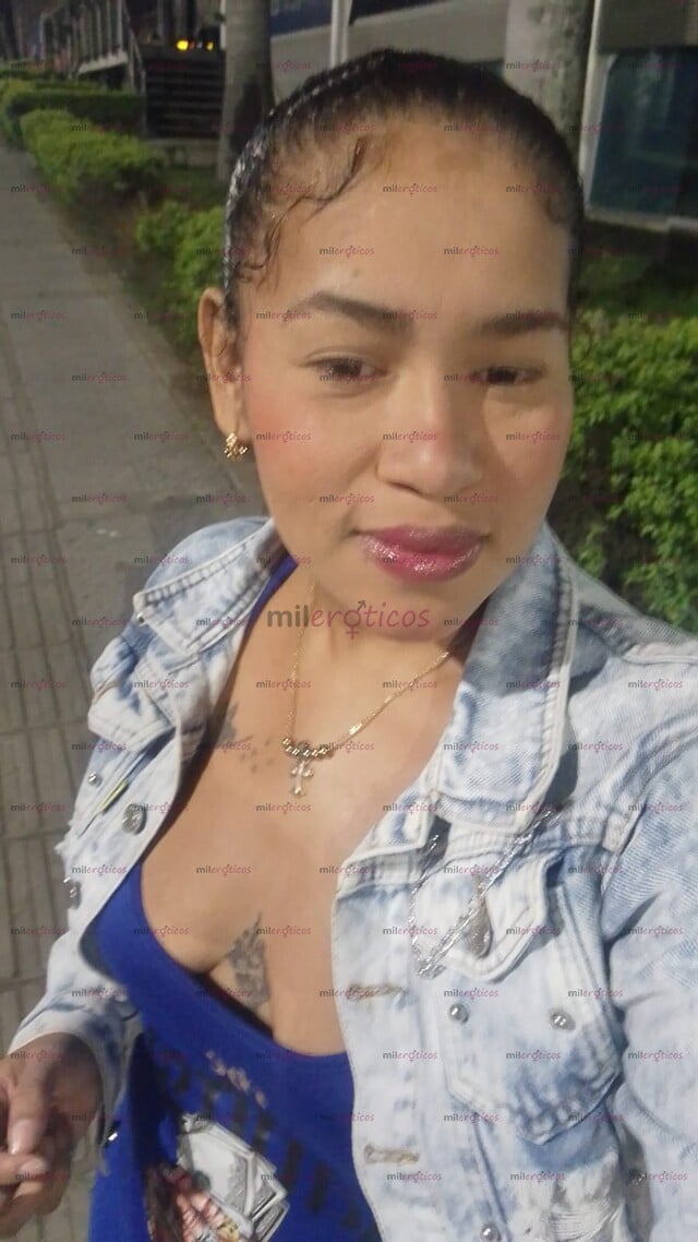 FOTOS DE HOLA SOY UNA CHICA PELI NEGRO MUY JUGUETONA AMABLE Y MUY COMPLACIENTE