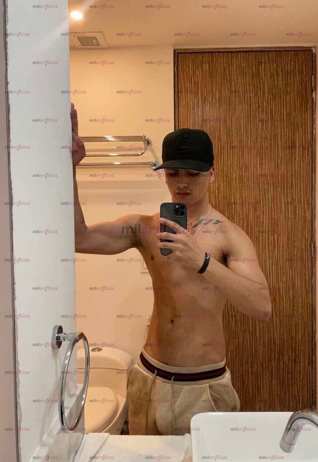 FOTOS DE COLOMBIANO 21 AÑOS , CONTENIDO DISPONIBLE