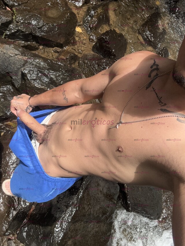 FOTOS DE COLOMBIANO 21 AÑOS , CONTENIDO DISPONIBLE