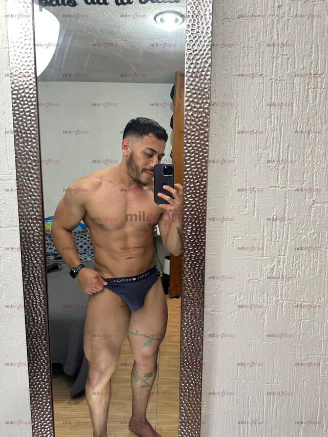 FOTOS DE FREDY CALIENTE, GUAPO, CON BUENA VERGA Y CULO PARA TI
