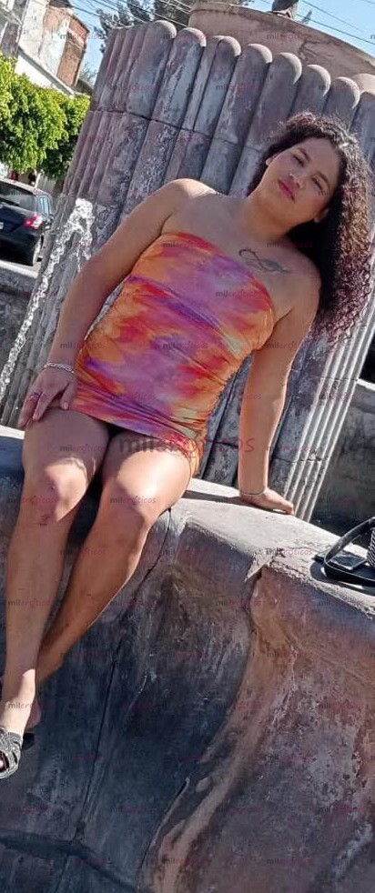 FOTOS DE TENGO LO QUE BUSCAS, BONITA, NALGAS RICAS Y UN CARAMELO RIQUÍSIMO