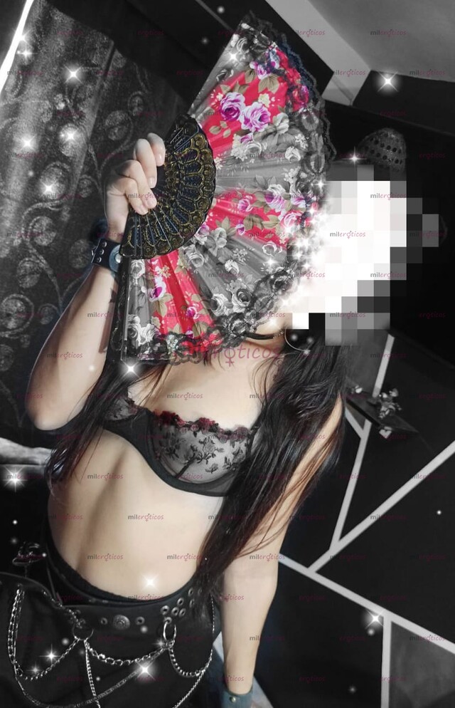 FOTOS DE FLACA DELICIOSA ESBELTA SENOS REDONDITOS PARADITOS COLA REDONDITA