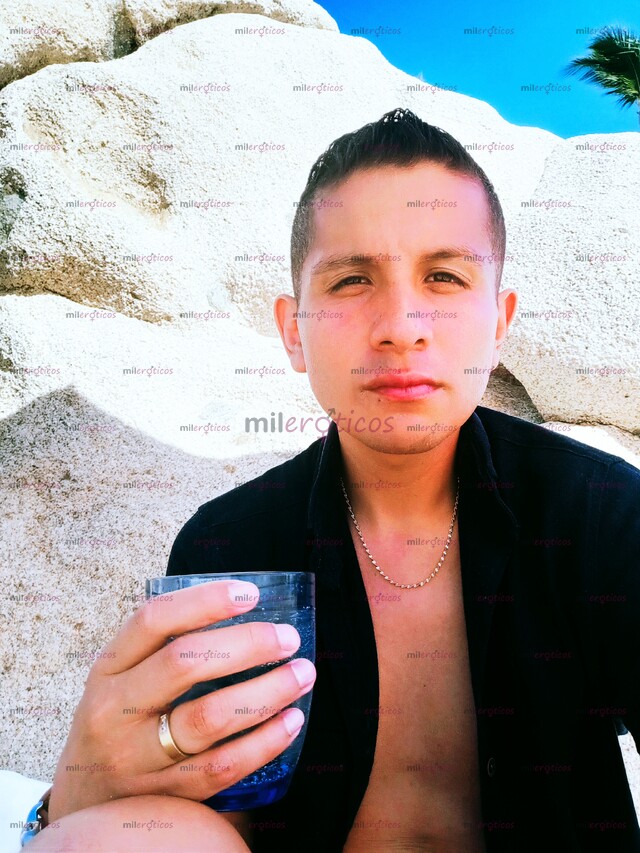 FOTOS DE CHICO COMPLACIENTE, PLACENTERO Y DISCRETO