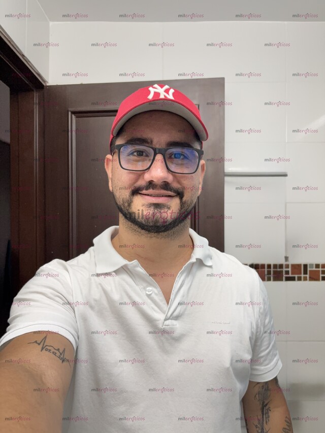 FOTOS DE DELICIOSO MASAJE CON ENFERMERO PROFESIONAL