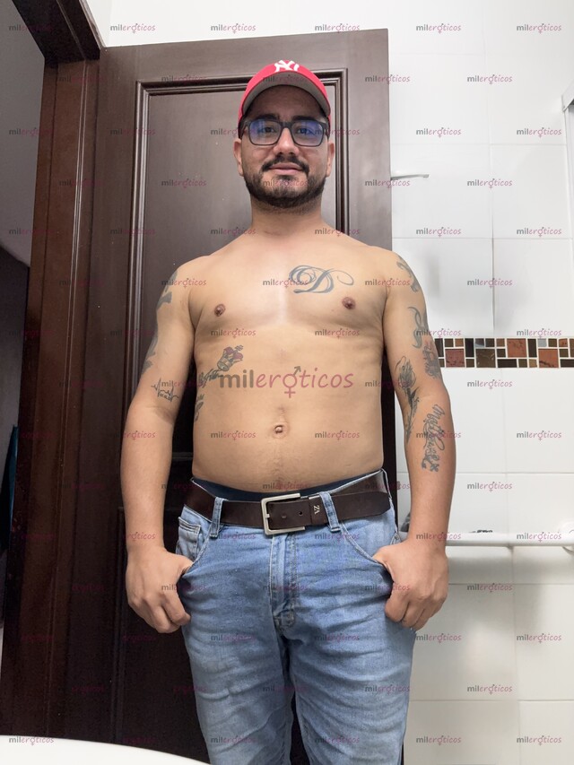 FOTOS DE DELICIOSO MASAJE CON ENFERMERO PROFESIONAL