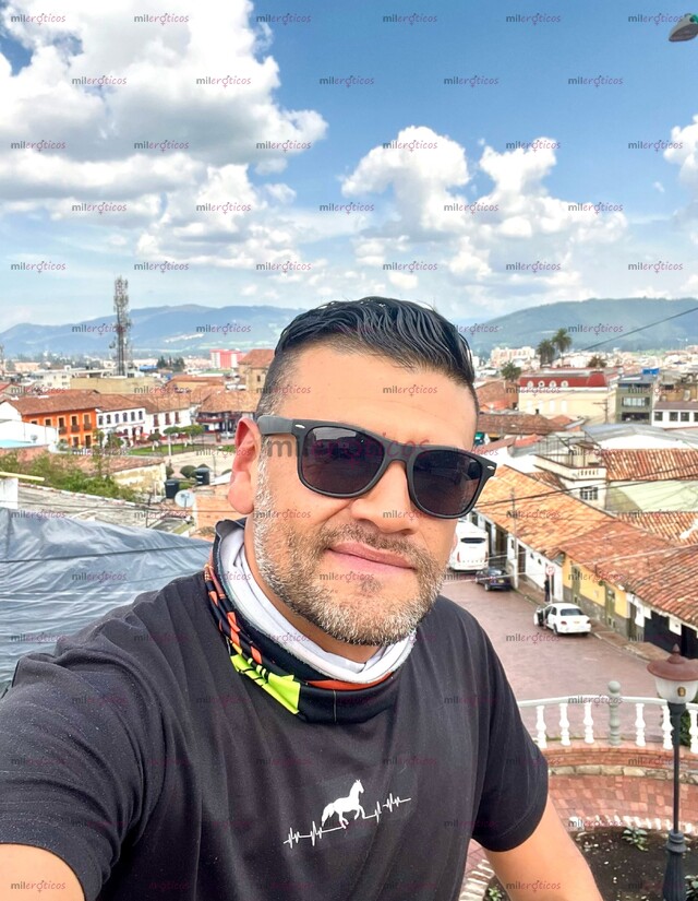 FOTOS DE HOMBRE GUAPO E INTERESANTE DISPUESTO A COMPLACERTE