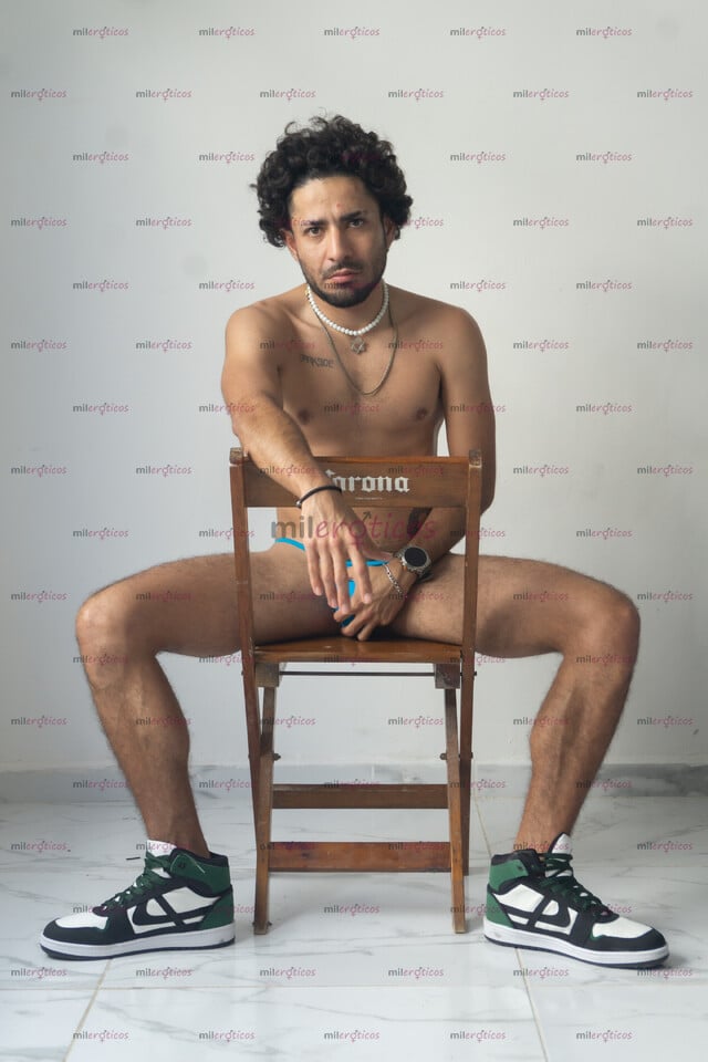 FOTOS DE ERES EXIGENTE? YO IGUAL. $OY EL MÁS BELLAKO QUE TAL NETFLIX&CHILL? ;)