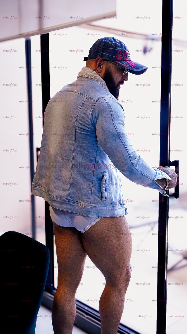 FOTOS DE DE PASO EN CDMX MASAJISTA GALAN VELLUDO CON PORTE MASCULINO