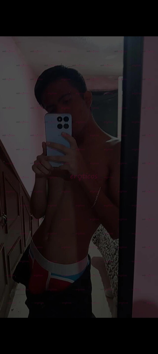 FOTOS DE CHICO TWINK DISPUESTO A HACERTE CONSENTIRTE EN TUS NECESIDADES
