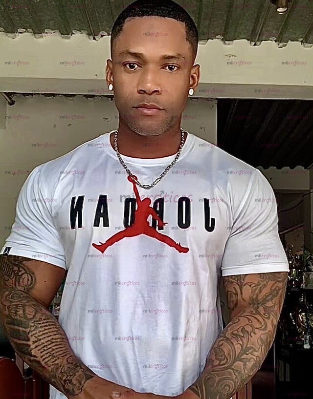 FOTOS DE TU NEGRO ENCANTADOR QUIEN TE VA A SATISFACER EN TODOS S TUS DESEOS SEXUALES AQUÍ