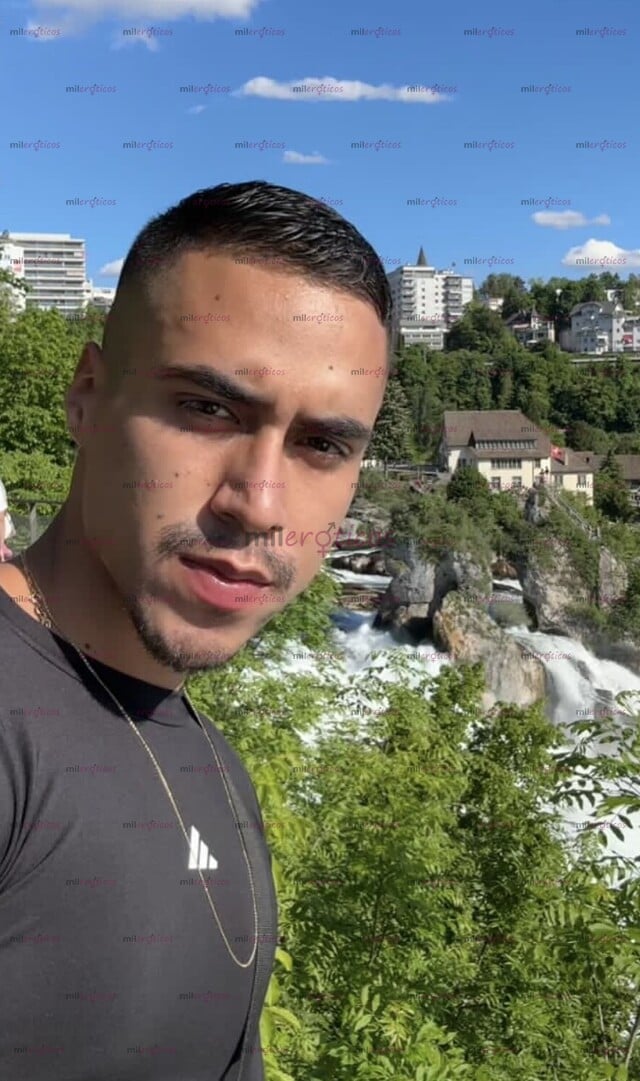 FOTOS DE NUEVO AQUÍ JOVEN COLOMBIANO ALTO VERGON MASCULINO
