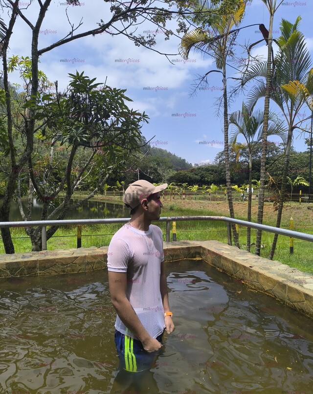 FOTOS DE JOVEN SERIO, DISCRETO, ATLÉTICO Y DEPORTISTA