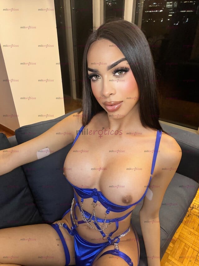 FOTOS DE BELLA JOVEN ACTIVA FIESTERA DOTADA LLENA DE LECHE PARA TI