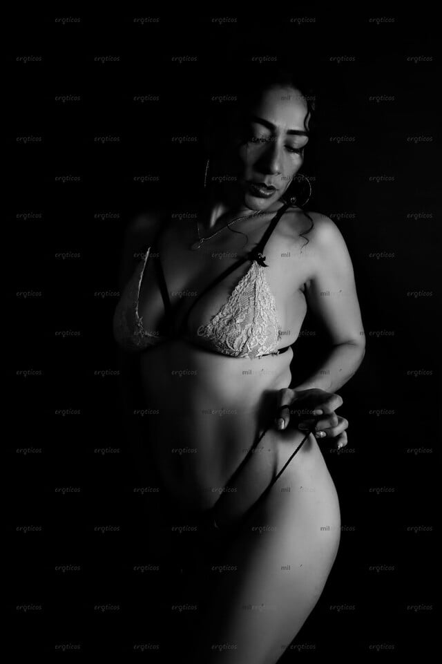 FOTOS DE HOLA MIS AMORES SOY CATALINA OVANDO UNA MUJER MADURA CALIENTE Y SENSUAL QUE SABE