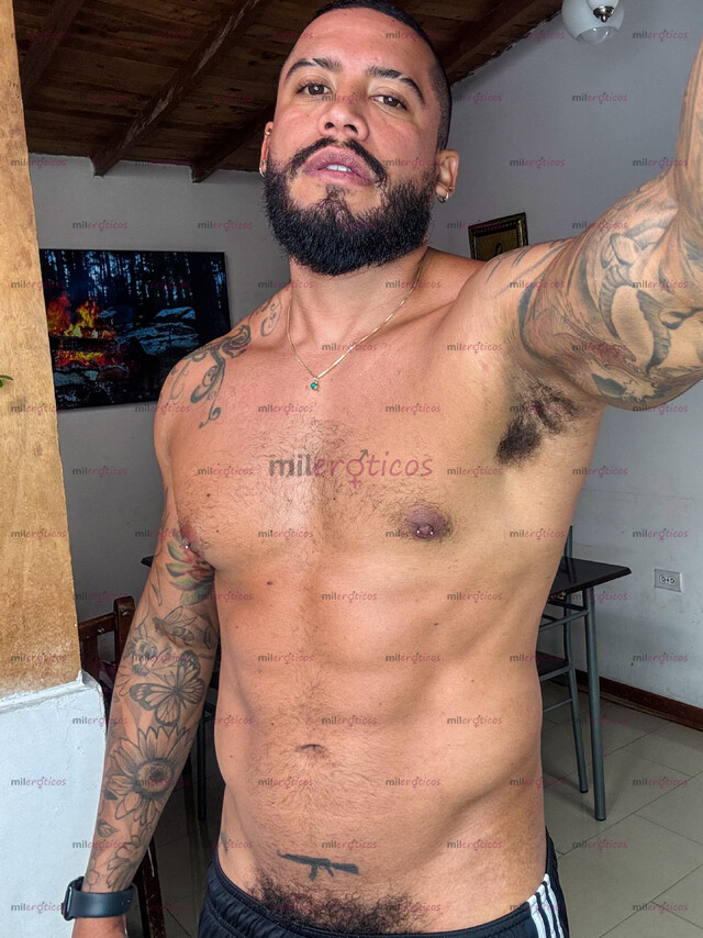 FOTOS DE LATINO SERIO MUY MORBOSO EN LA CIUDAD DE MEDELLÍN