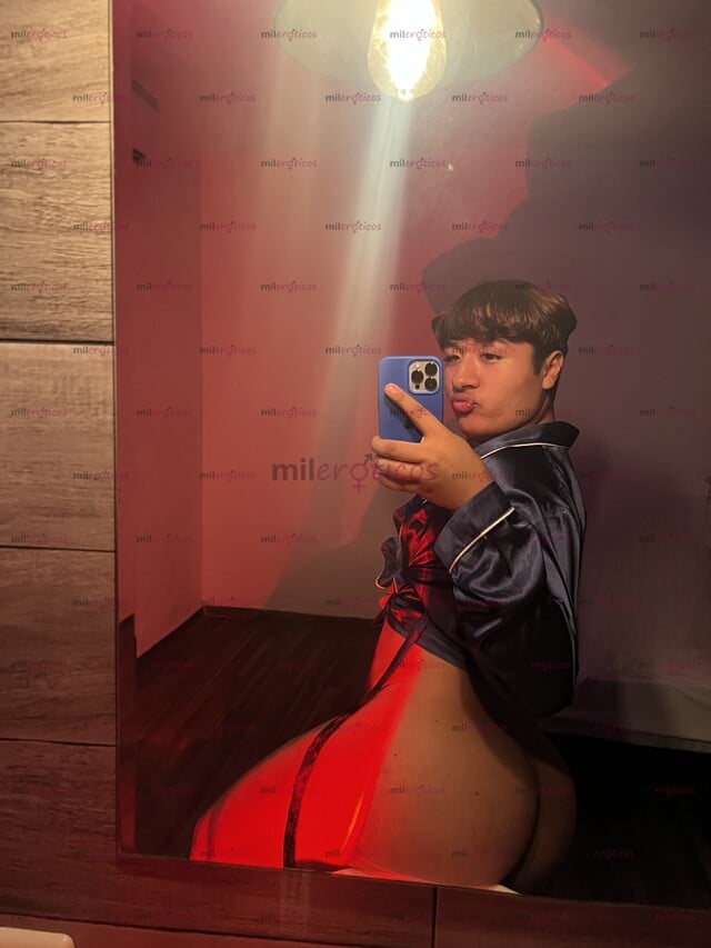 FOTOS DE CHICO SÚPER FLEXIBLE Y ERÓTICO DE 18 AÑOS