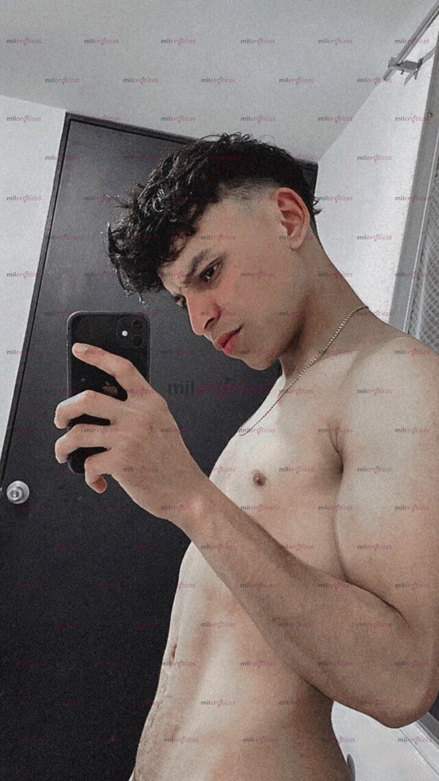FOTOS DE HOLA, MI NOMBRE ES NOLAN LOPEZ, TENGO 20 AÑOS.